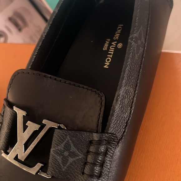 Almost new in great conditions use onces..  still in box .. - Picture 2 of 4